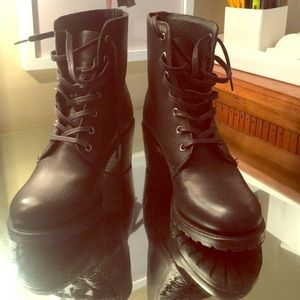 Frye Black Sabrina Boots (US 9)